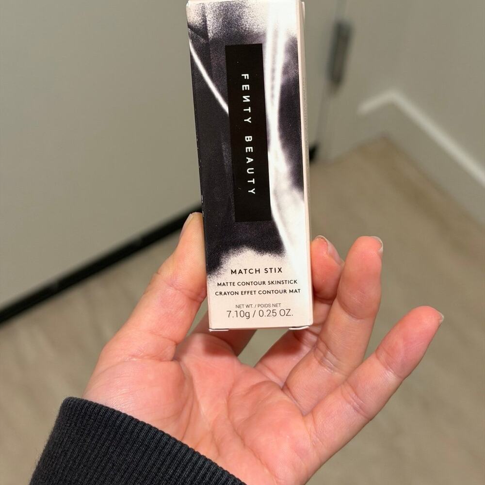 NIB Fenty beauty match stix contour stick amber